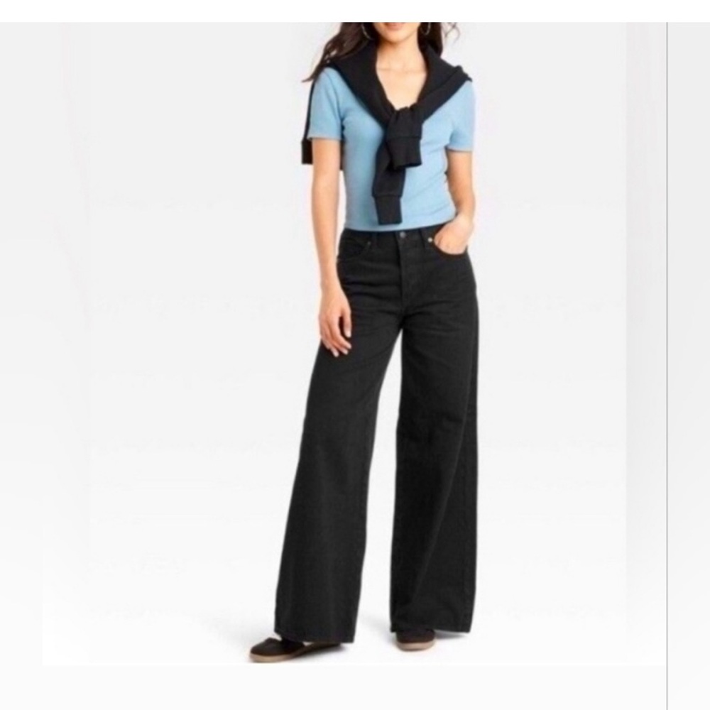 Universal Thread Women's Mid-Rise Relaxed Hip & Thigh Super Wide Leg Jeans